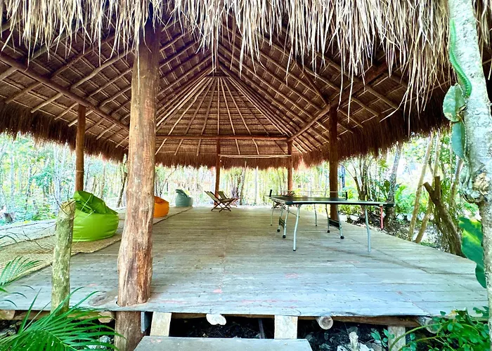 Glamping Bunga Lotus Tulum